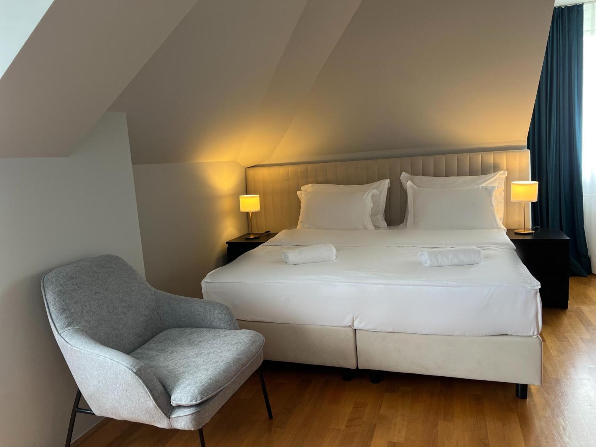 Hotel Slatina Superior ロガシュカ・スラティナ 部屋 写真